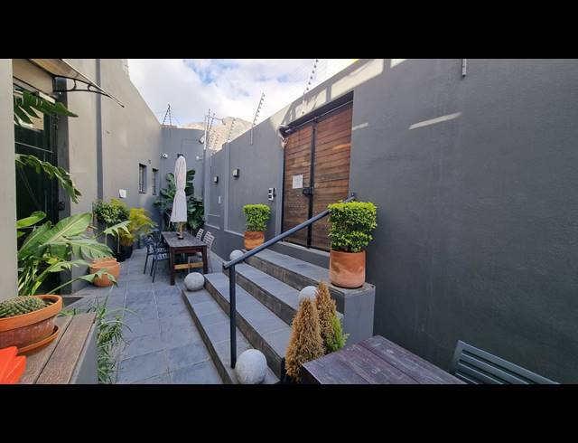 525M² SERVICED OFFICE FOR SALE IN WOODSTOCK